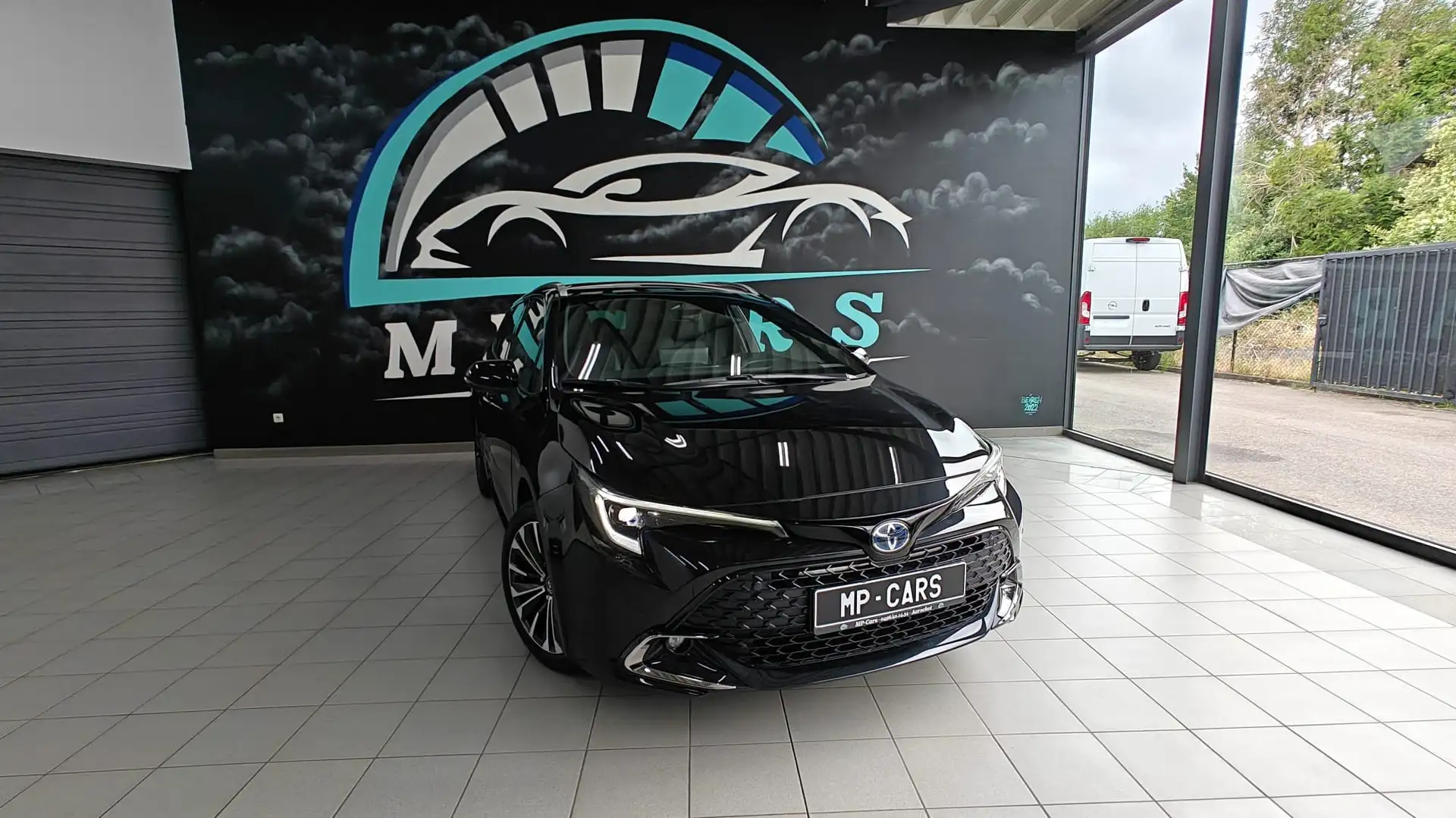 Toyota Corolla TS Hybrid 2.0 style + tech pack e-CVT Schwarz - 2