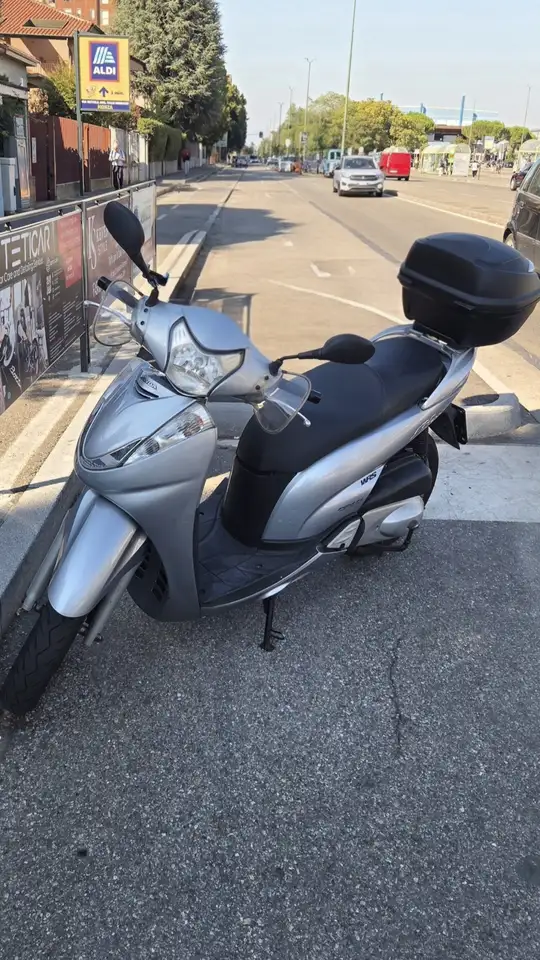 Honda SH 300