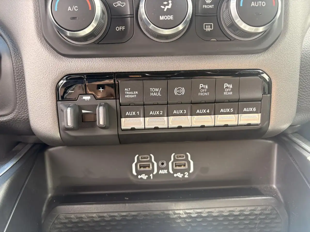 RAM 3500 снимка RAM 3500