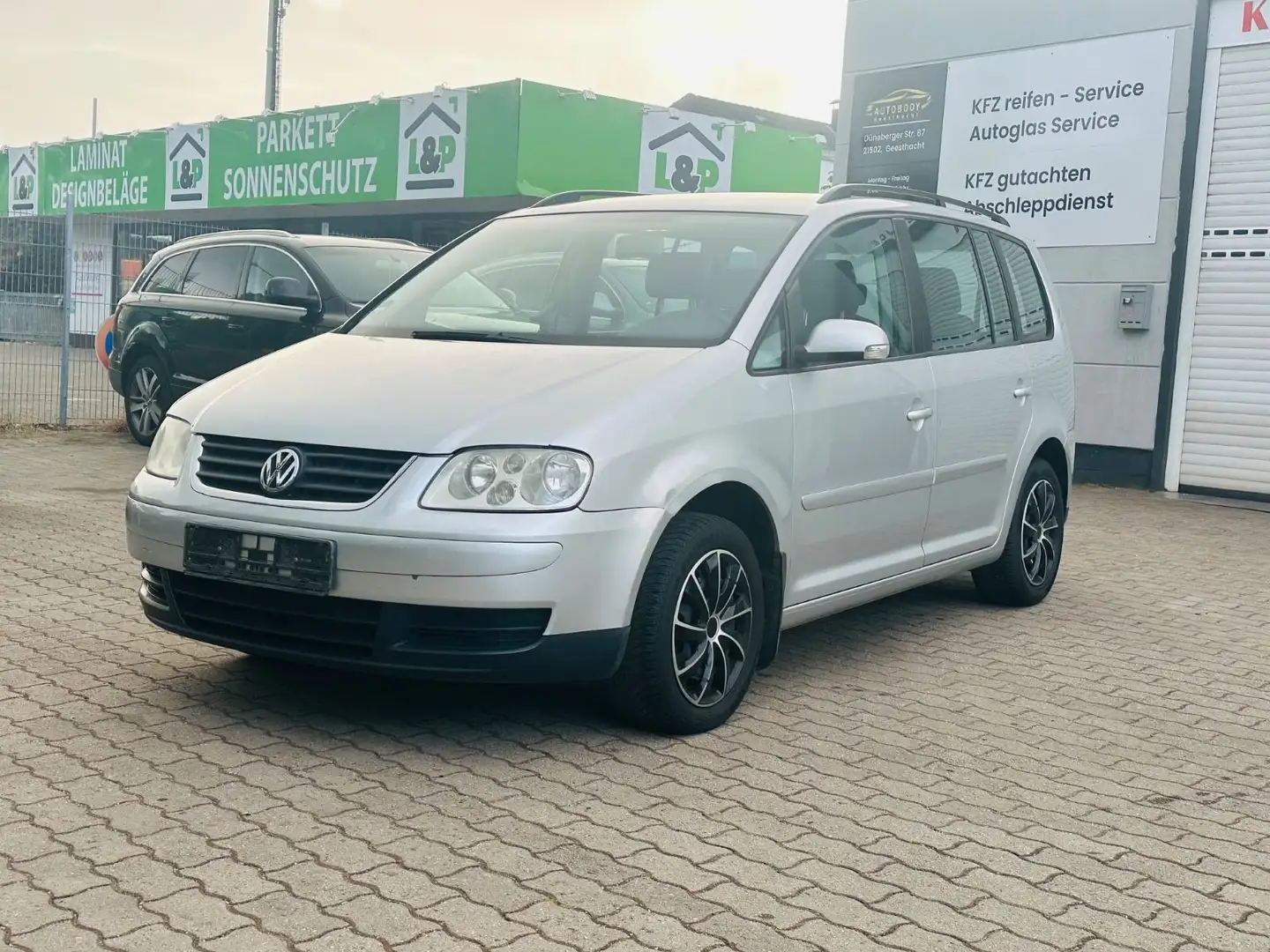 Volkswagen Touran Trendline,Klima,Allwetter reifen,tüv04/26 Argento - 1