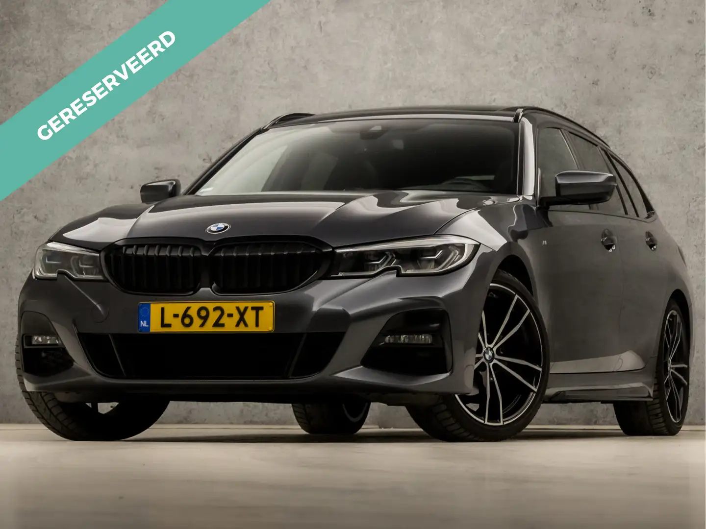 BMW 318 3-serie Touring 318i M Sport Automaat (PANORAMADAK Grijs - 1