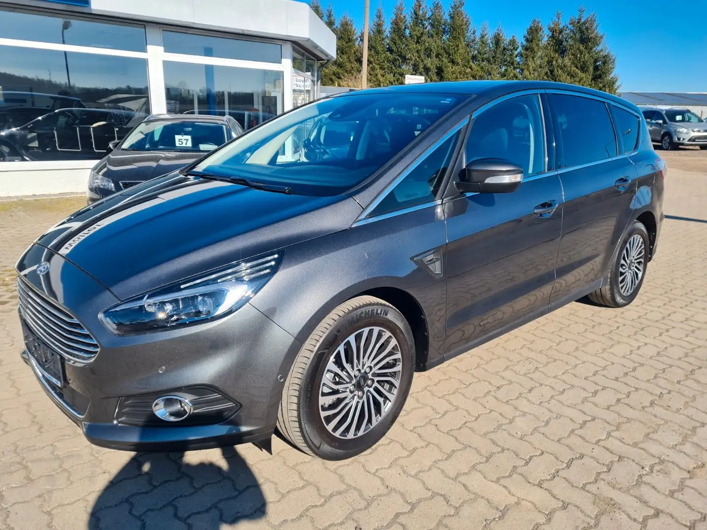 Ford S-Max Titanium 7 Sitze AHK LED Navi Keyfree + WR Grau - 2