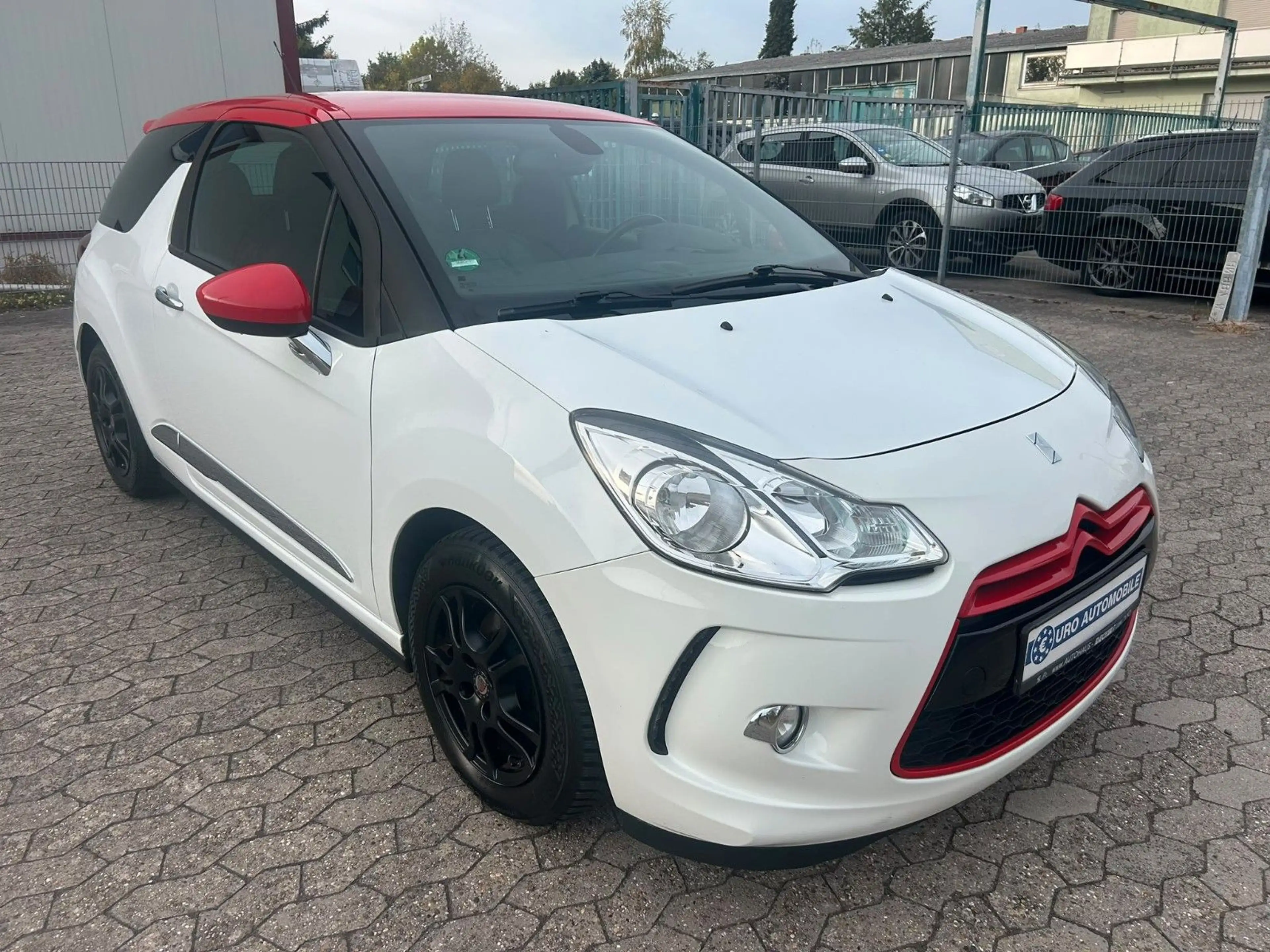 Citroen DS3 Red Edition PDC+TEMP+SHZ+NAVI+SPORT — photo 3