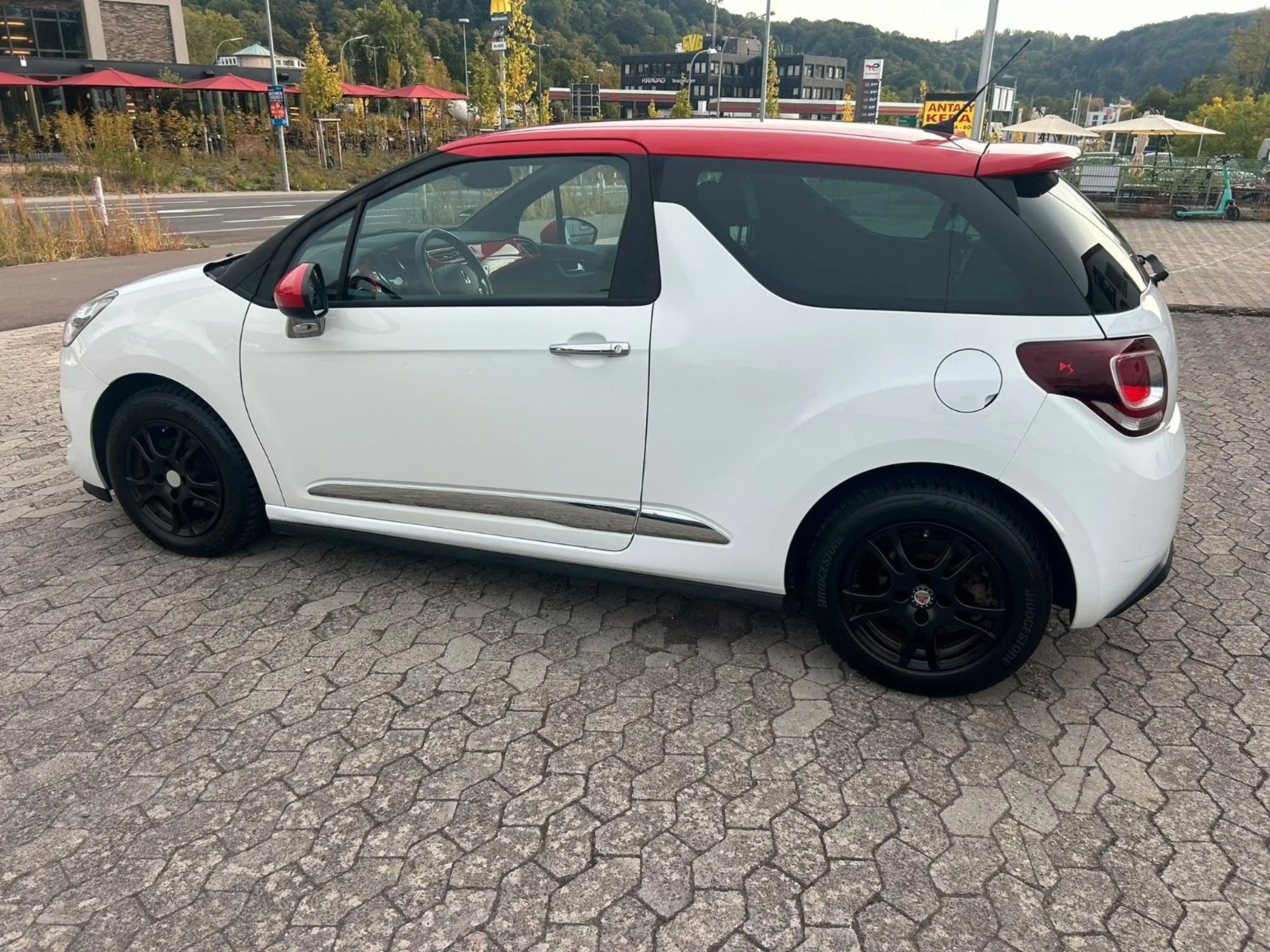 Citroen DS3 Red Edition PDC+TEMP+SHZ+NAVI+SPORT — photo 8