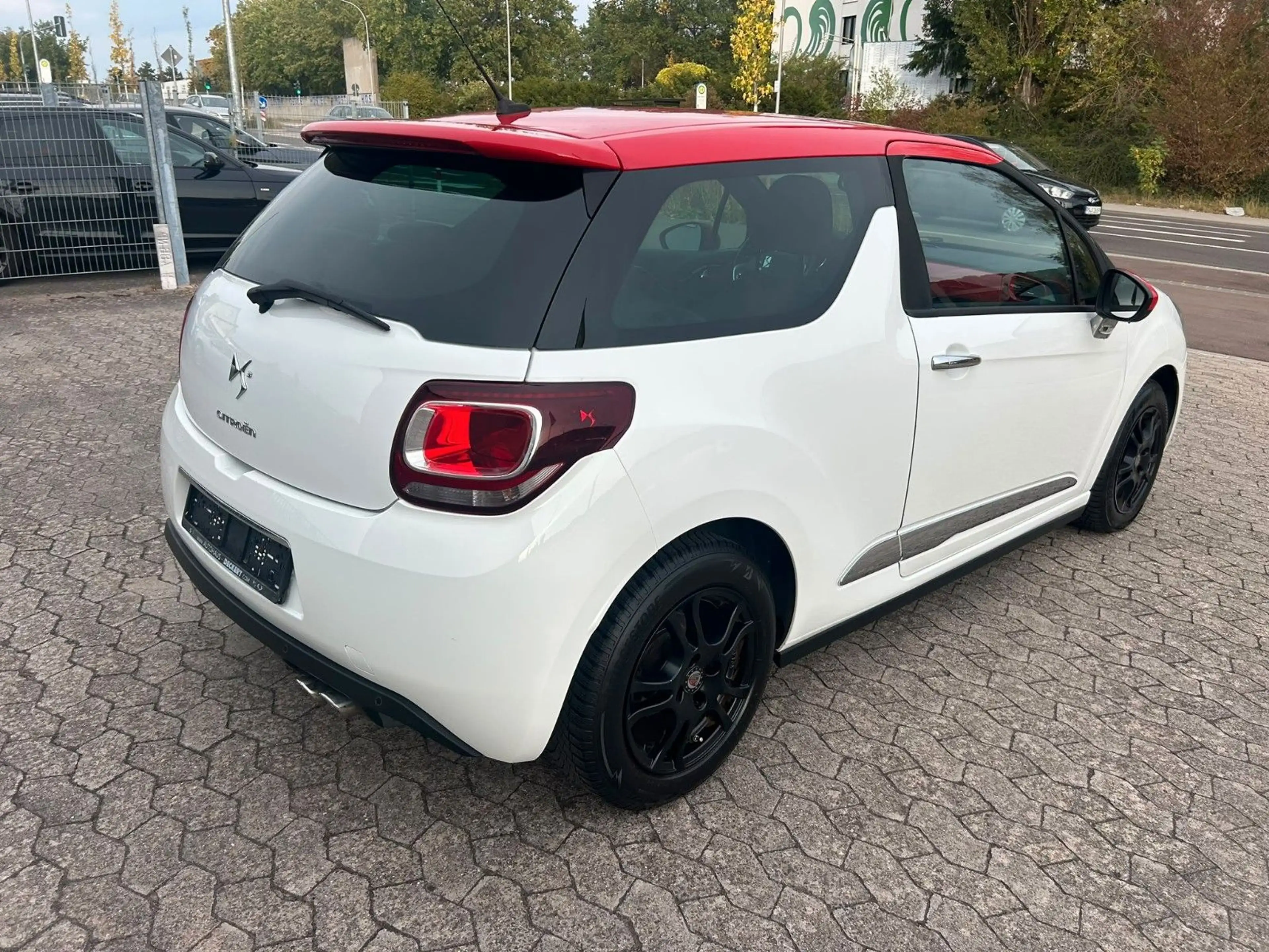 Citroen DS3 Red Edition PDC+TEMP+SHZ+NAVI+SPORT — photo 5