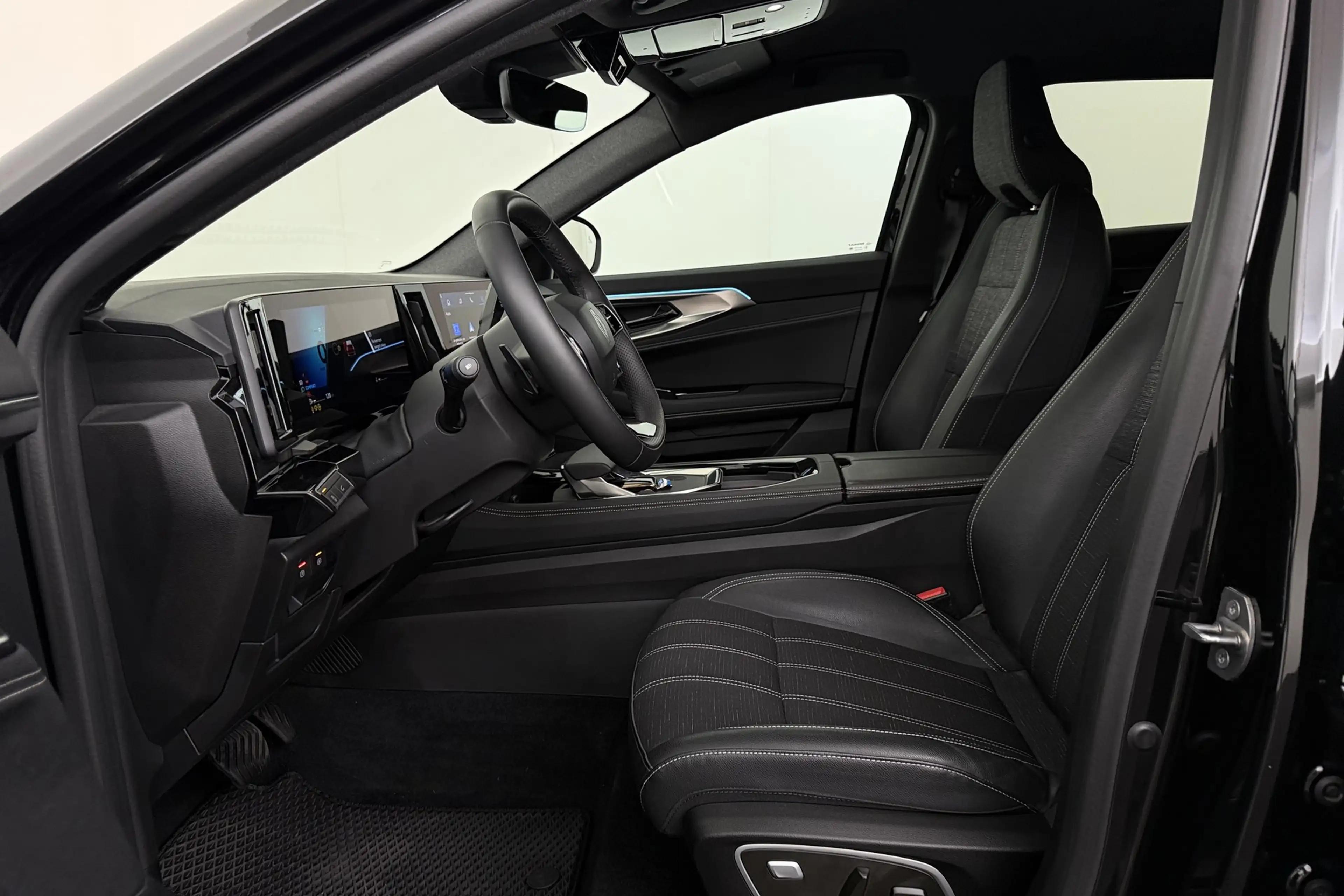 Renault Austral 1.3TCe EDC mHEV + A/T + GPS + CARPLAY + CAMERA + — photo 10