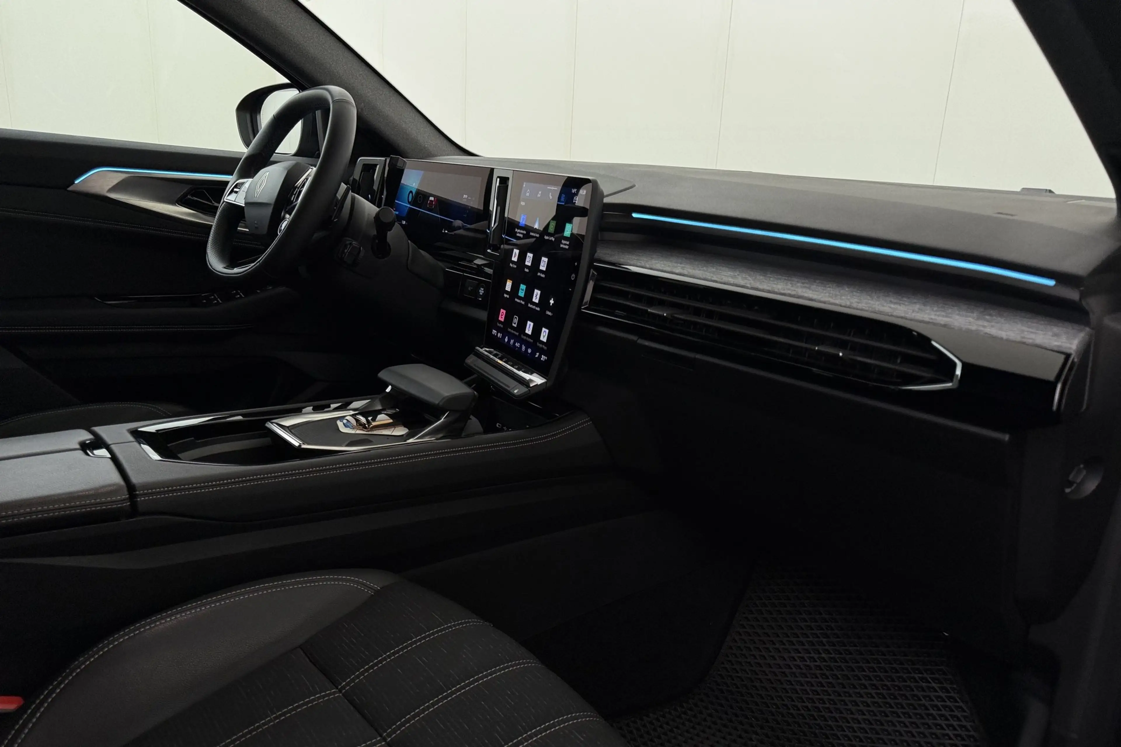 Renault Austral 1.3TCe EDC mHEV + A/T + GPS + CARPLAY + CAMERA + — photo 11