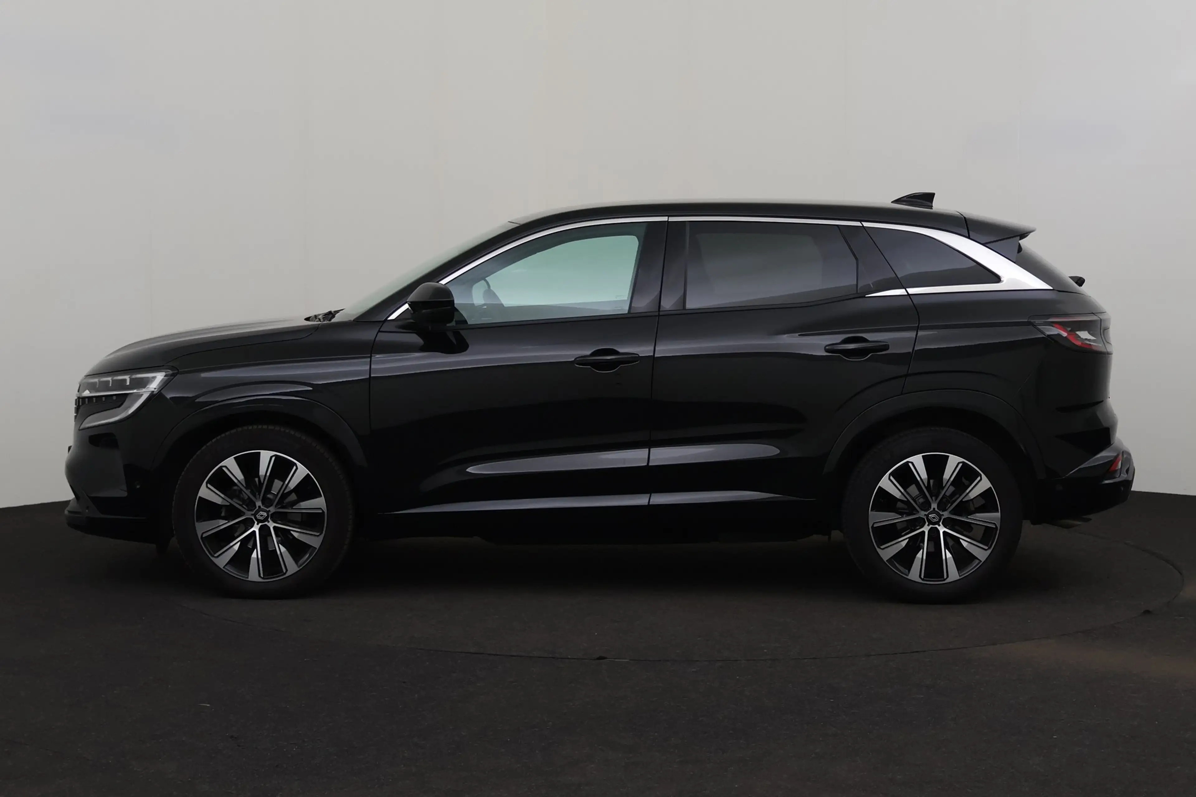 Renault Austral 1.3TCe EDC mHEV + A/T + GPS + CARPLAY + CAMERA + — photo 2