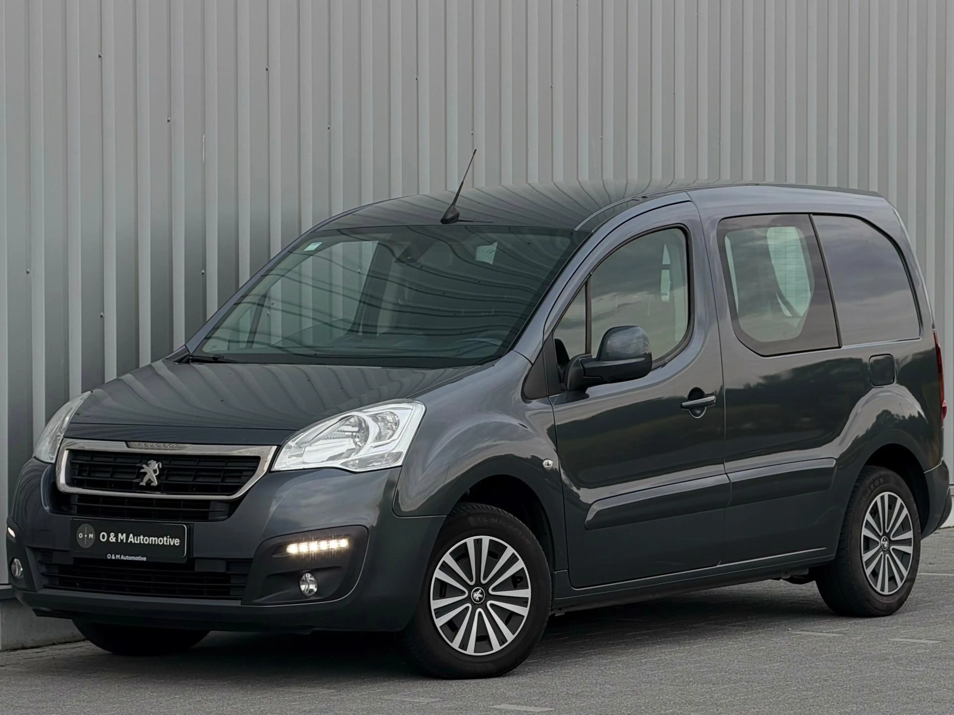 Peugeot Partner Partner 1.6 BlueHDi L1H1 2017 Euro 6b Lichte vracht - BTW Wagen - Cruise controle - Apple CarPlay