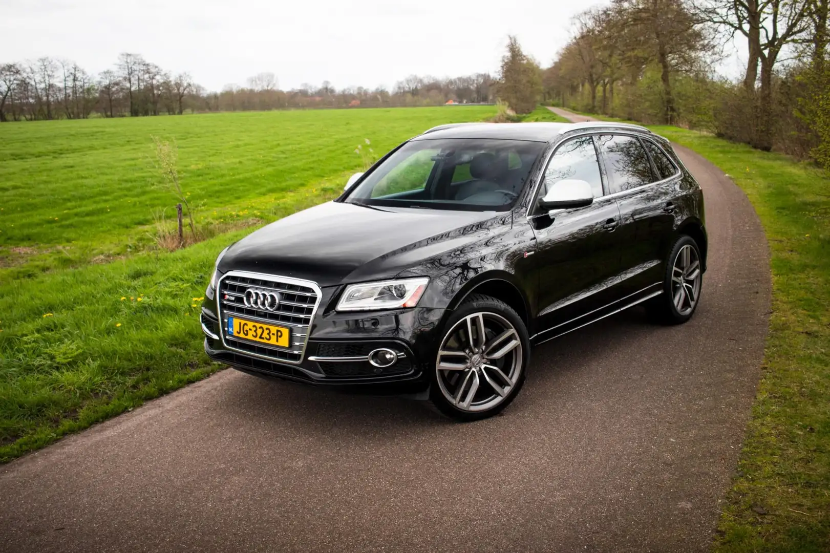 Audi SQ5 Zwart - 1