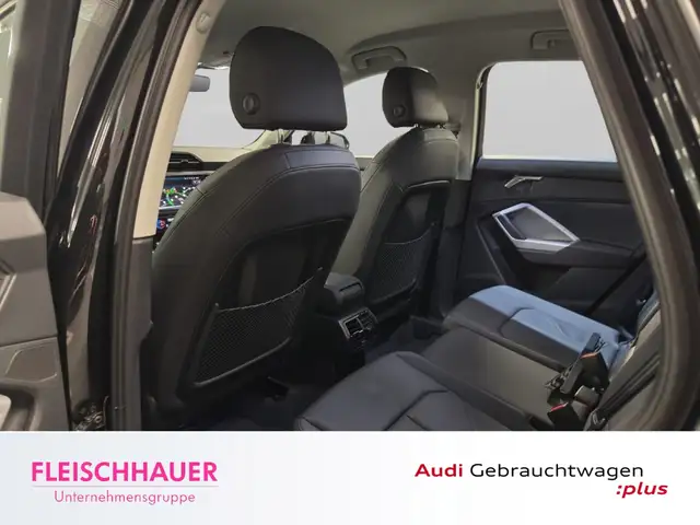 Audi Q3 view 14