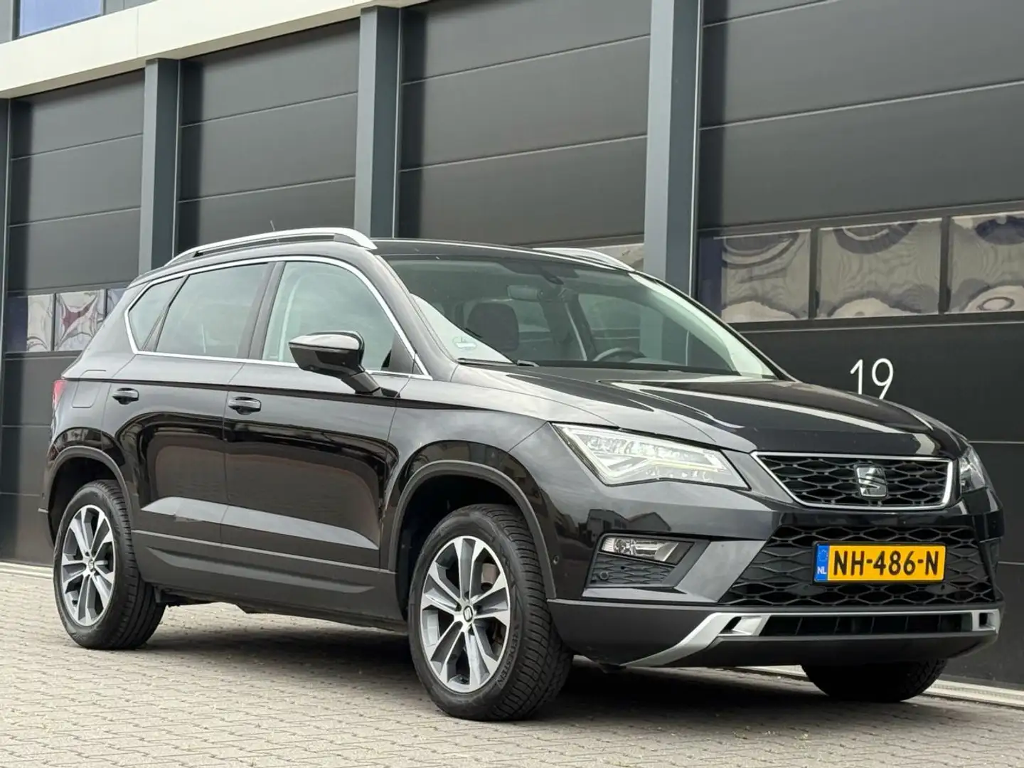 SEAT Ateca 1.6 TDI Xenon Camera EURO-6 Zwart - 2