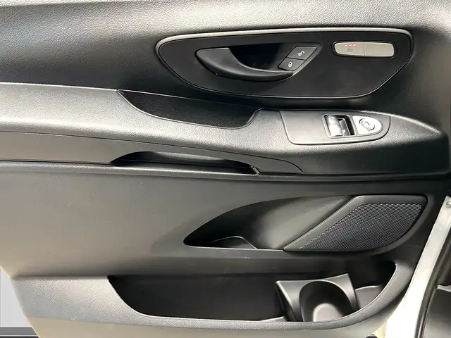 Mercedes-Benz Vito view 13