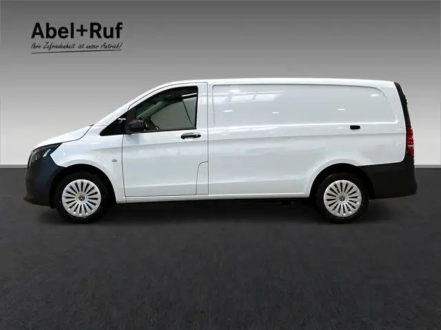 Mercedes-Benz Vito view 4