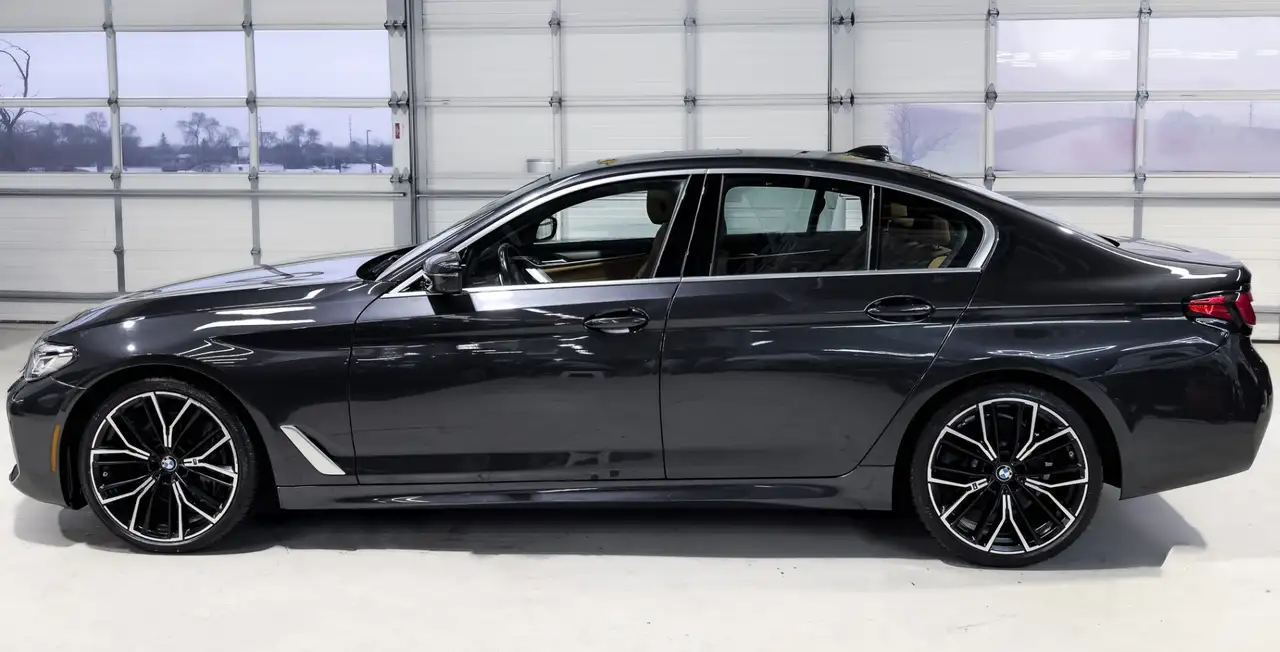BMW 5 Series снимка BMW 5 Series