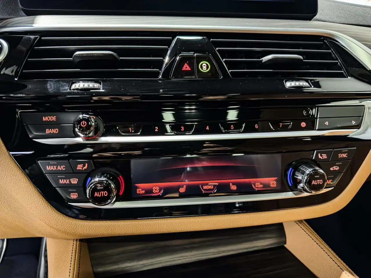 BMW 5 Series снимка BMW 5 Series