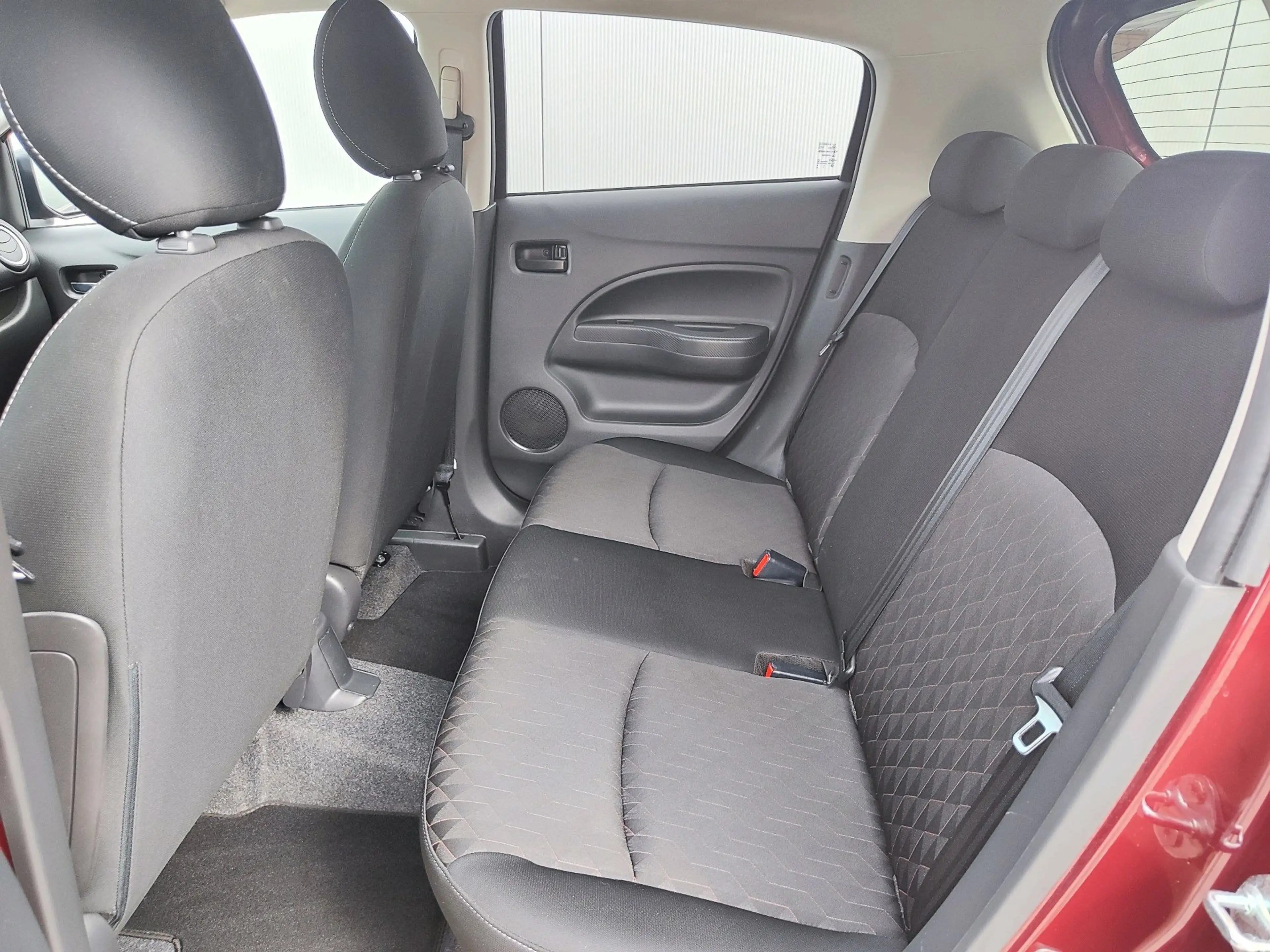 Mitsubishi Space Star 1.2 Automatik Top *KAMERA*SITZHEIZUNG* — photo 12