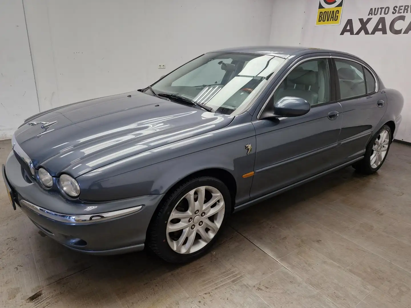 Jaguar X-Type 2.5 V6 Executive NIEUWE APK ! RIJD PRIMA ! Grijs - 2