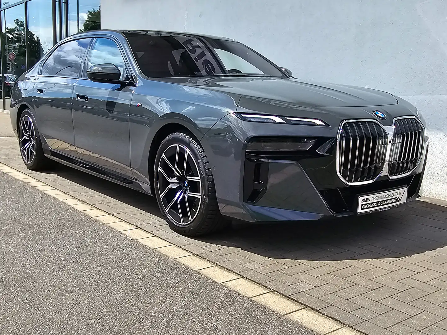 BMW 740 d xDrive M Sportpaket*Pano*Standhzg*DAPro* Grau - 1