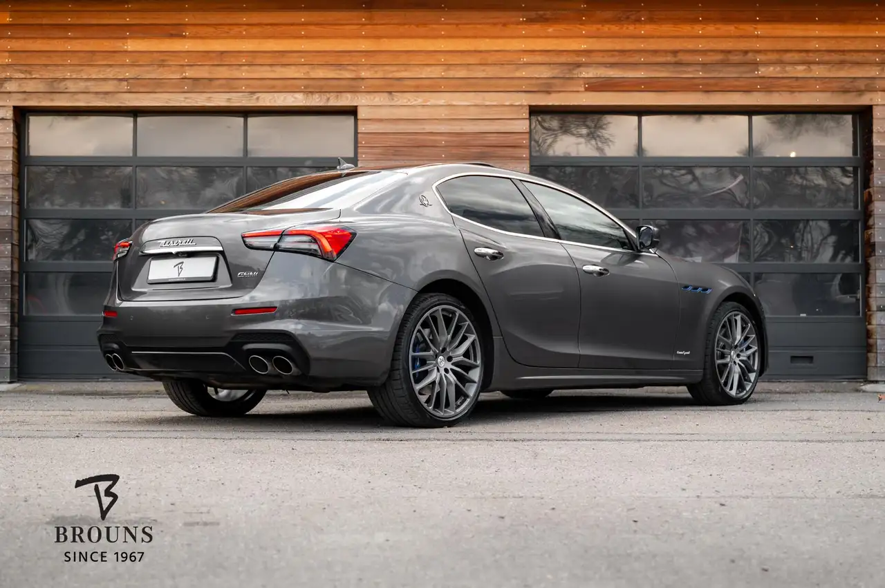 Maserati Ghibli 2021
