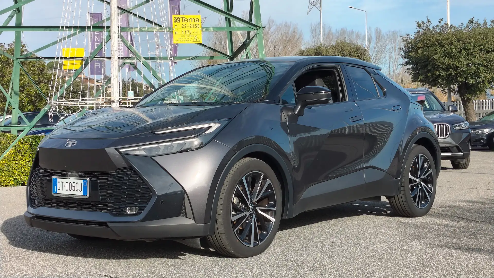 Toyota C-HR C-HR II 2023 1.8 hev Lounge fwd e-cvt Grau - 1