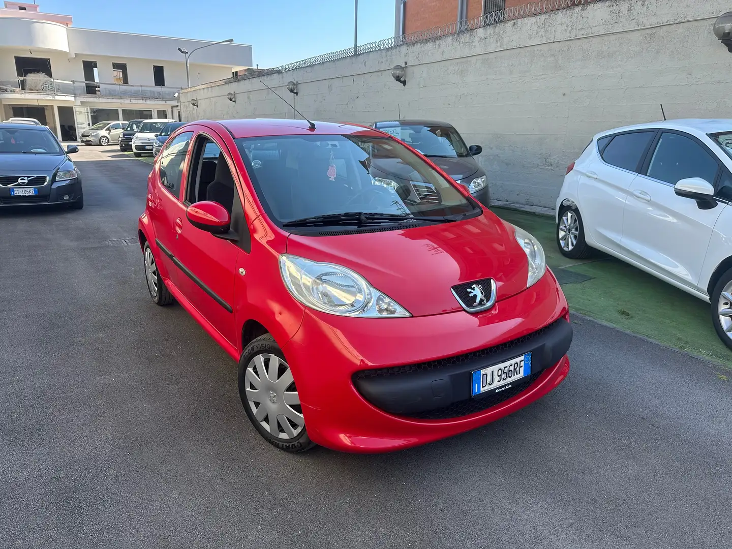 Peugeot 107 107 5p 1.0 12v Sweet Years c/navi Rosso - 1