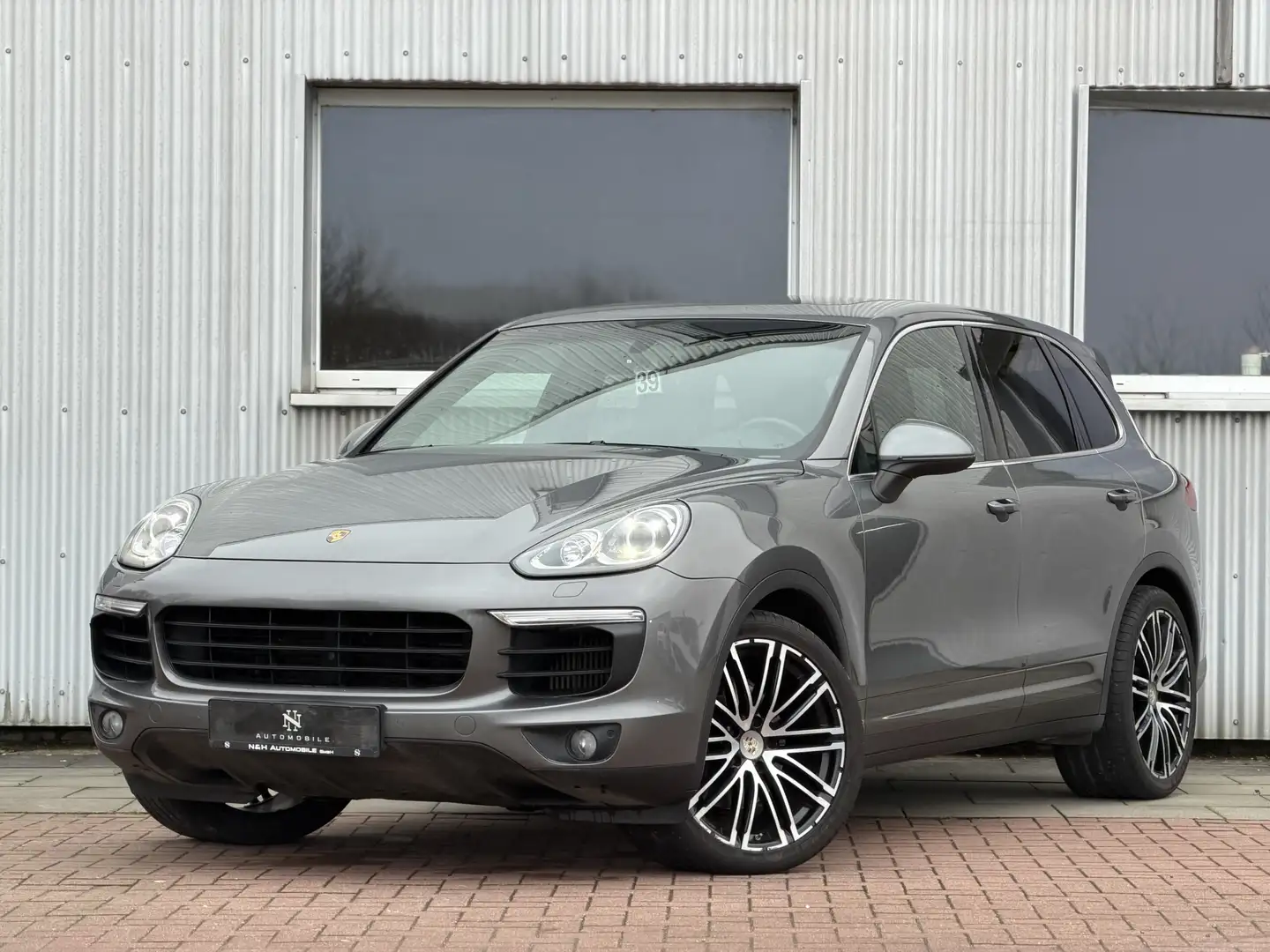 Porsche Cayenne Diesel Pano*PASM*PDLS*14W*Luft*Bi-Xenon Grau - 1