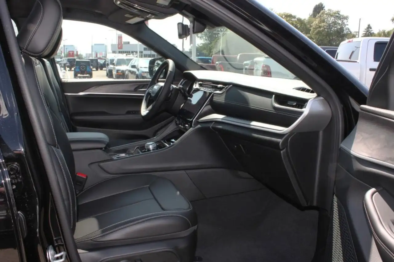 Jeep Grand Cherokee снимка Jeep Grand Cherokee