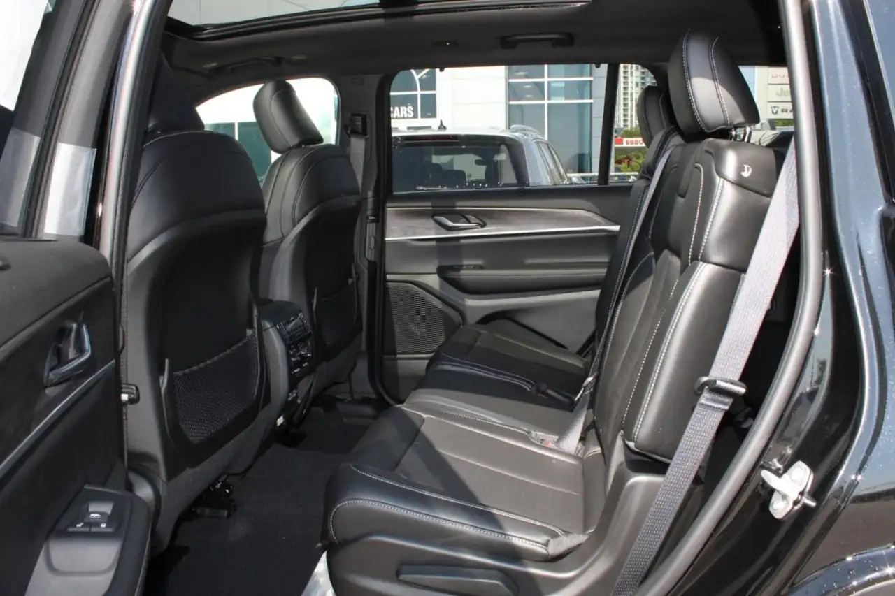 Jeep Grand Cherokee снимка Jeep Grand Cherokee