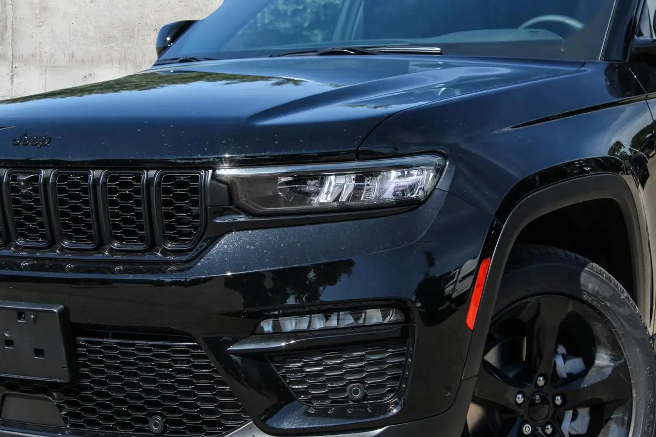 Jeep Grand Cherokee снимка Jeep Grand Cherokee