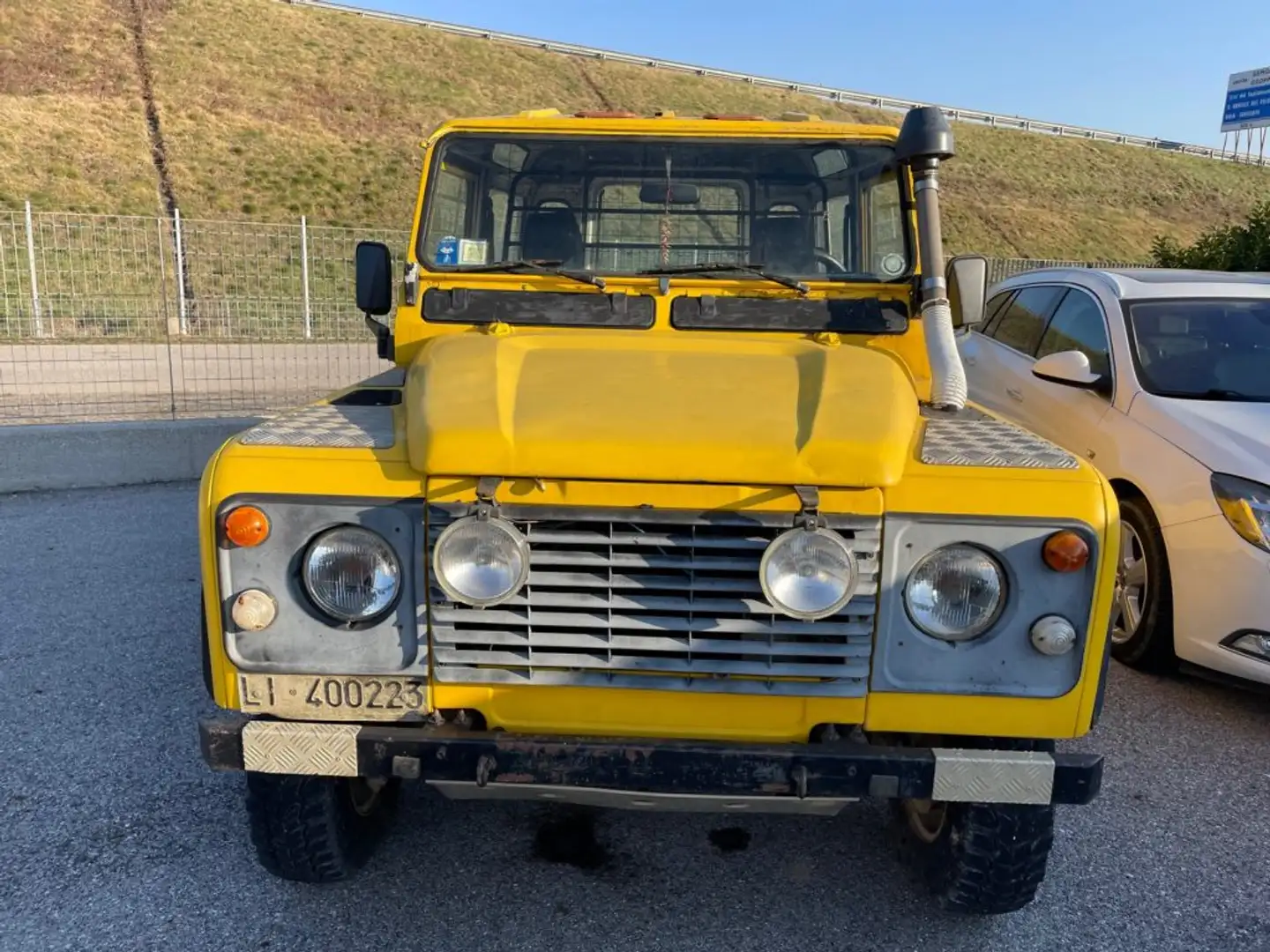 Land Rover Defender 90 turbodiesel Hard-top AUTOCARRO N1 Jaune - 2