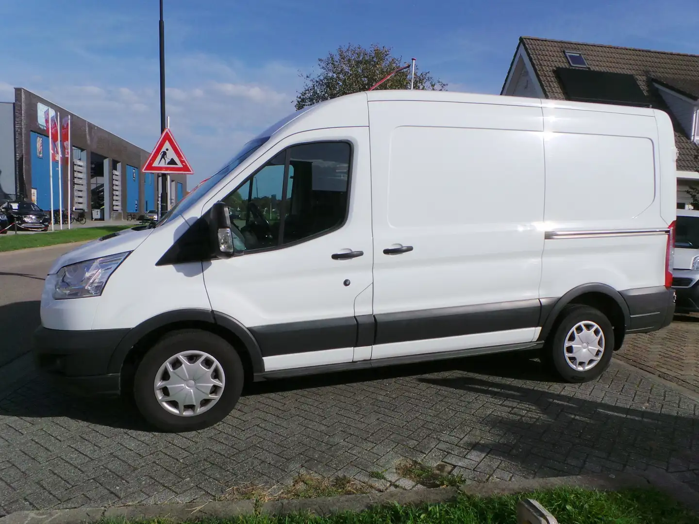 Ford Transit 350 2.0 TDCI 131pk L2H2 Trend Airco,Cruise,Navi,Ca Wit - 1