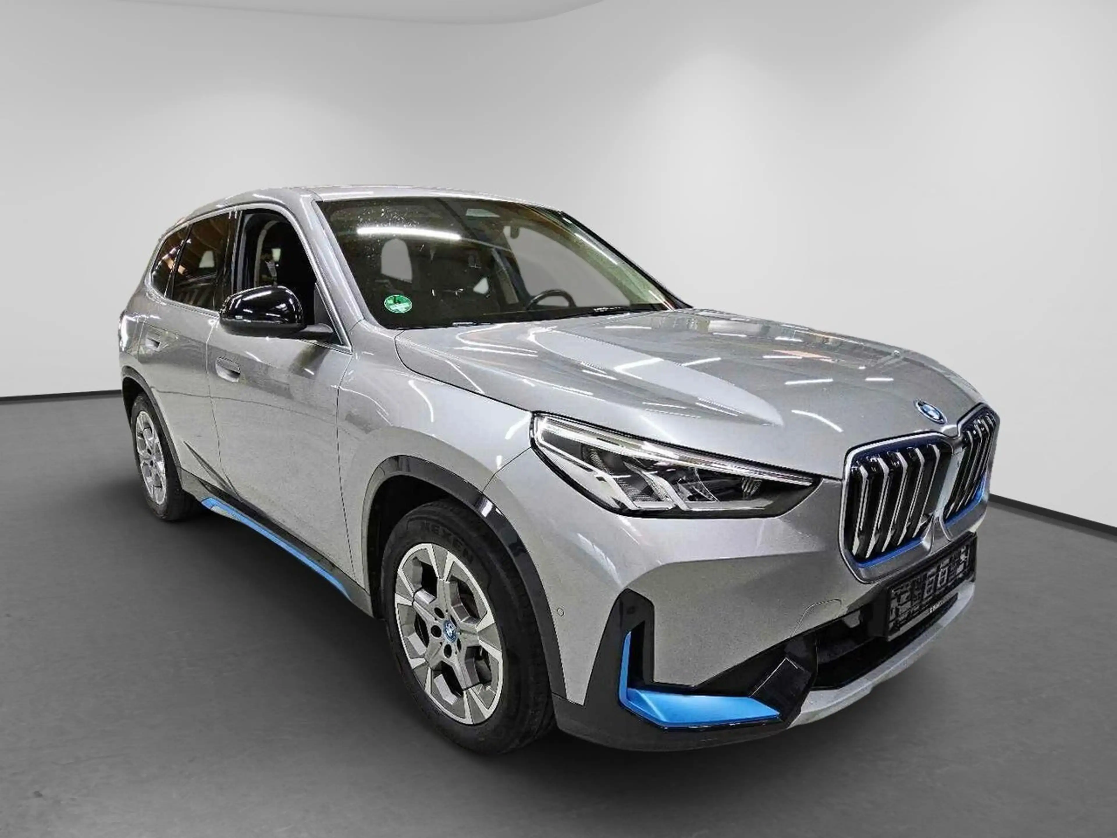 BMW iX1 xDrive 30 xLine Wide El.Heckkl. LED Navi AUT — photo 7