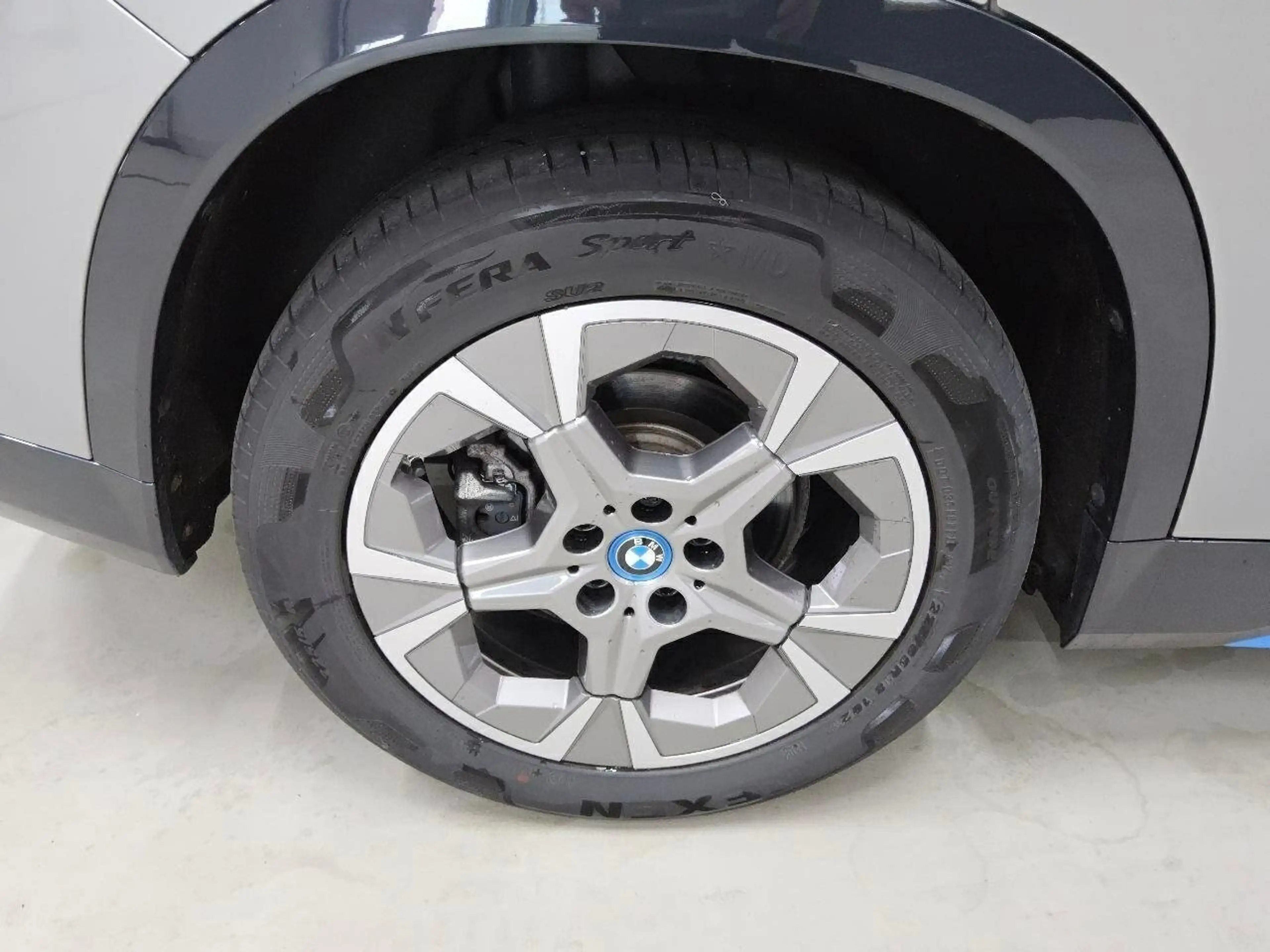 BMW iX1 xDrive 30 xLine Wide El.Heckkl. LED Navi AUT — photo 13
