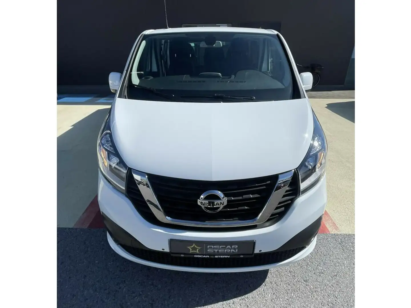 Nissan NV300 L1H1 2,7t PREMIUM 2x Rollstuhlumbau! Weiß - 2