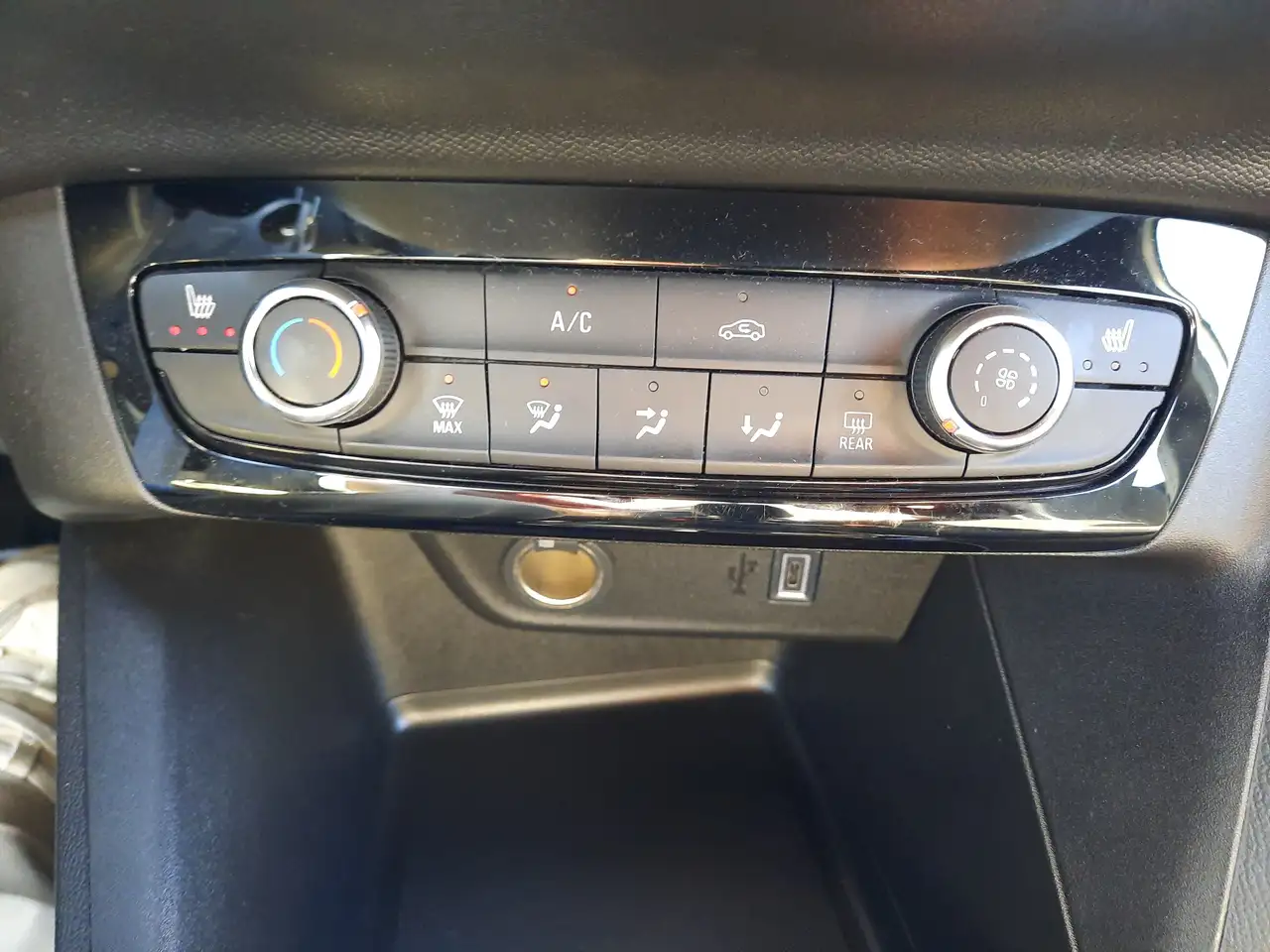 Opel Corsa F 1.2 Turbo GS LED Kamera PDC 24