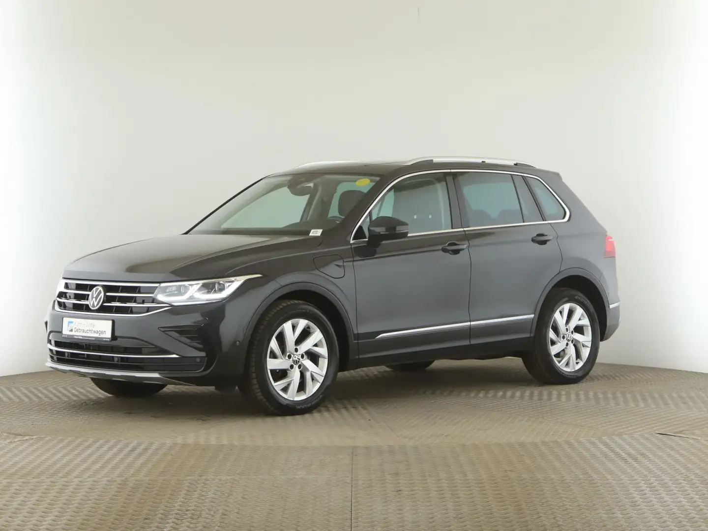Volkswagen Tiguan 1.4 TSIe Elegance *Hybrid*Pano*RFK*Navi*I Grijs - 2