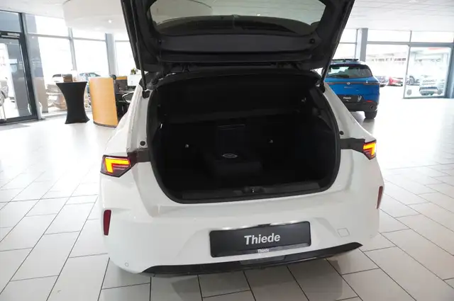 Opel Astra view 14