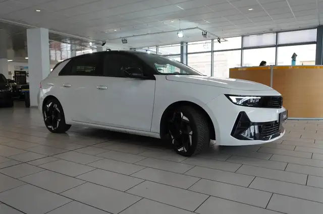 Opel Astra view 7