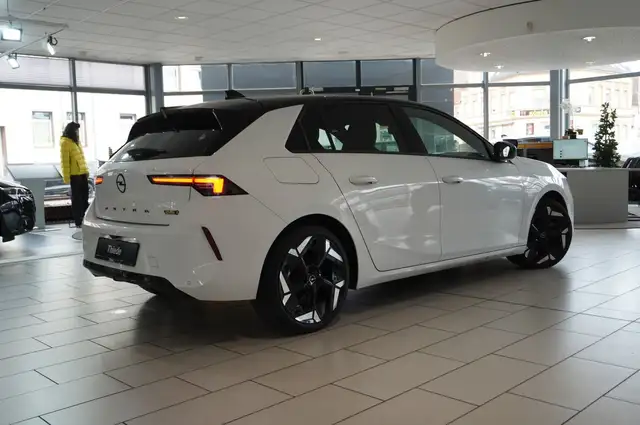 Opel Astra view 9