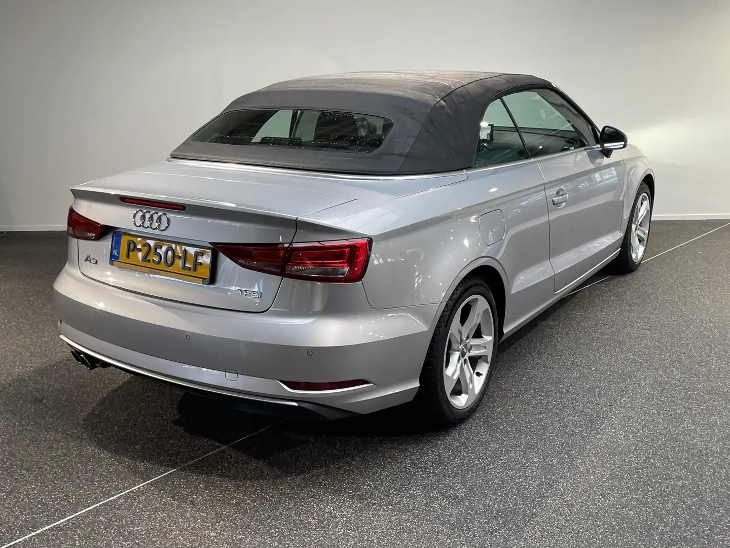 Audi A3 Cabriolet 1.4 TFSI Design Pro Line S | Cabrio | Na Gris - 2