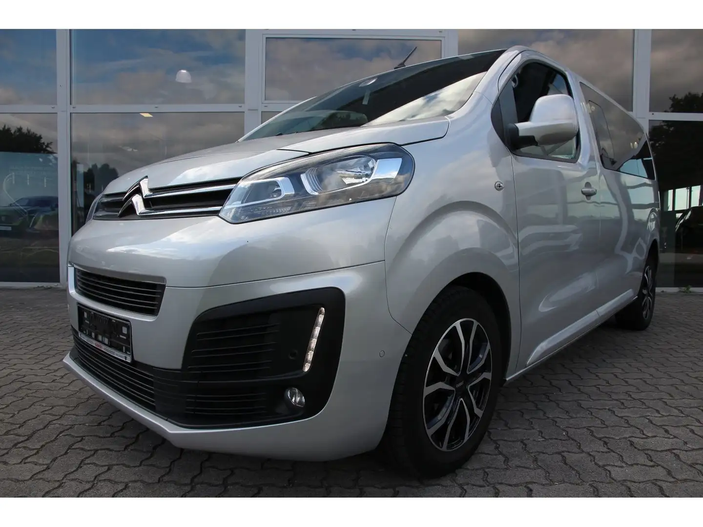 Citroen Spacetourer SpaceTourer HDi 180 FAP M (L2) Navi Sitzh. AHK Grau - 2
