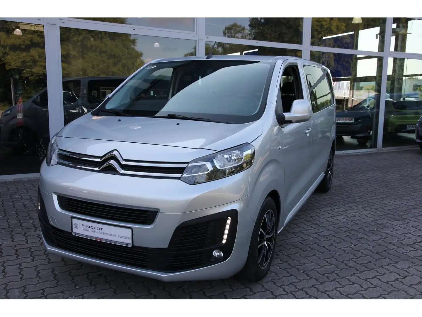 Citroen Spacetourer SpaceTourer HDi 180 FAP M (L2) Navi Sitzh. AHK Grau - 2