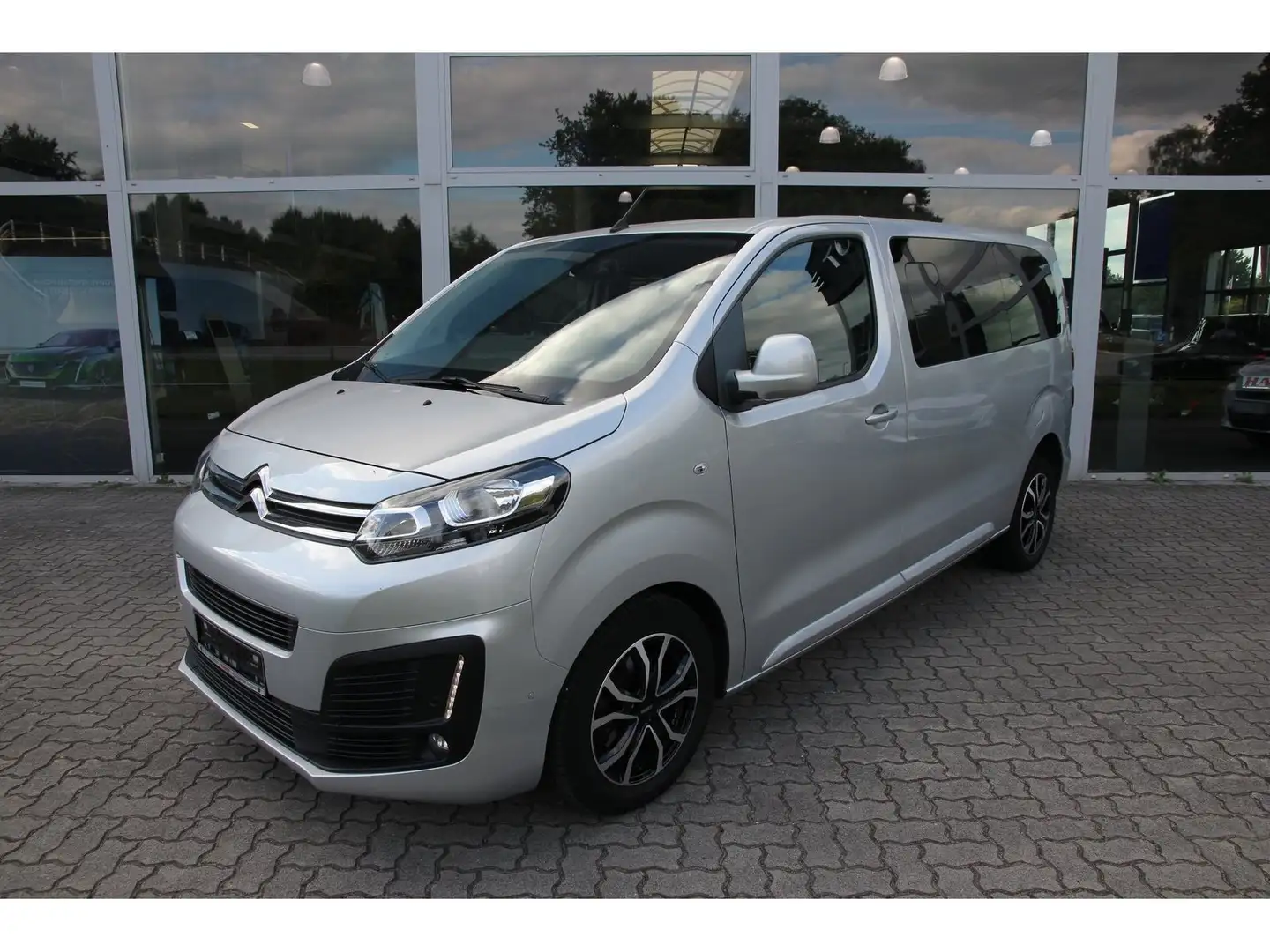 Citroen Spacetourer SpaceTourer HDi 180 FAP M (L2) Navi Sitzh. AHK Grau - 1