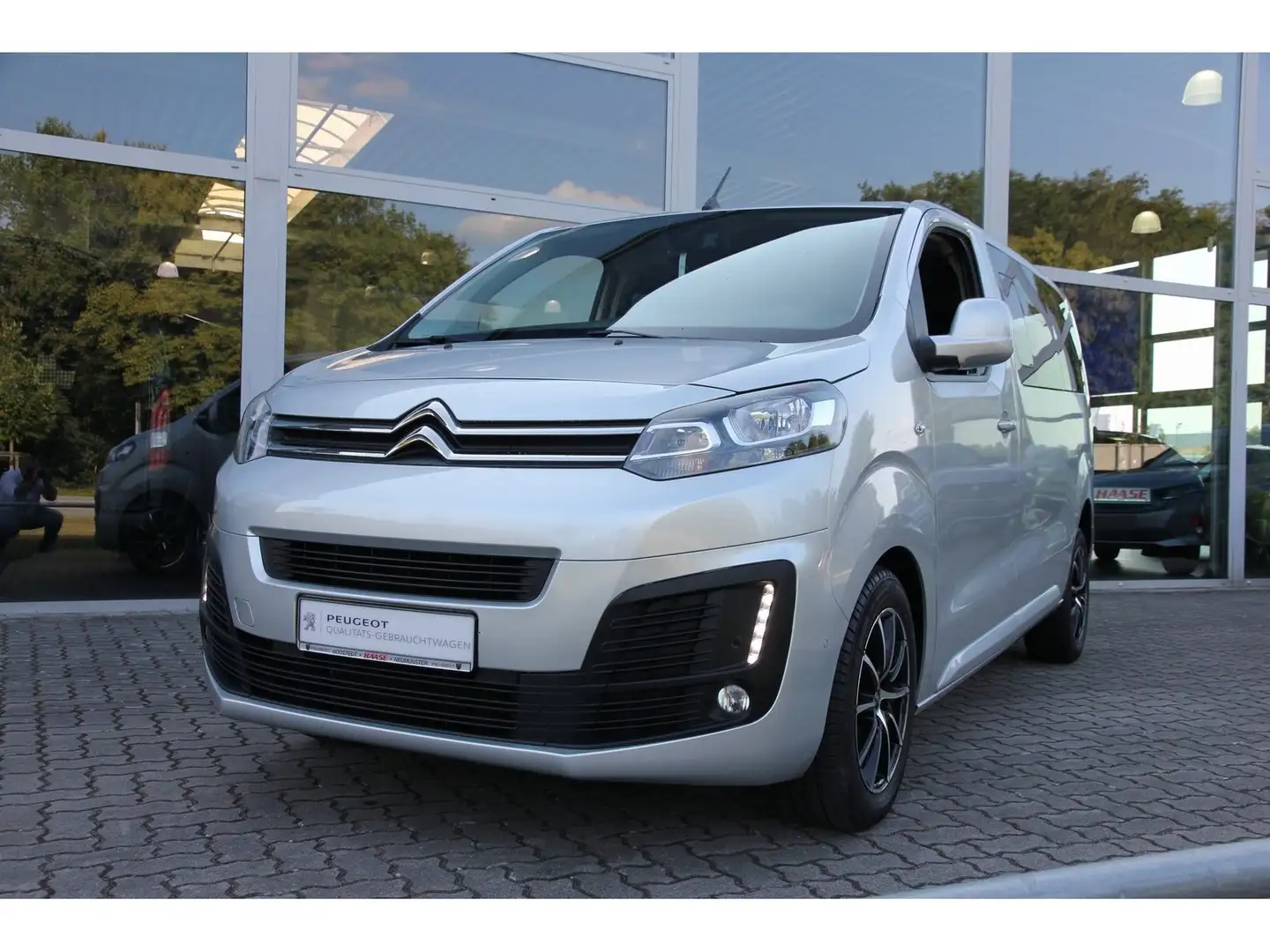Citroen Spacetourer SpaceTourer HDi 180 FAP M (L2) Navi Sitzh. AHK Grau - 1