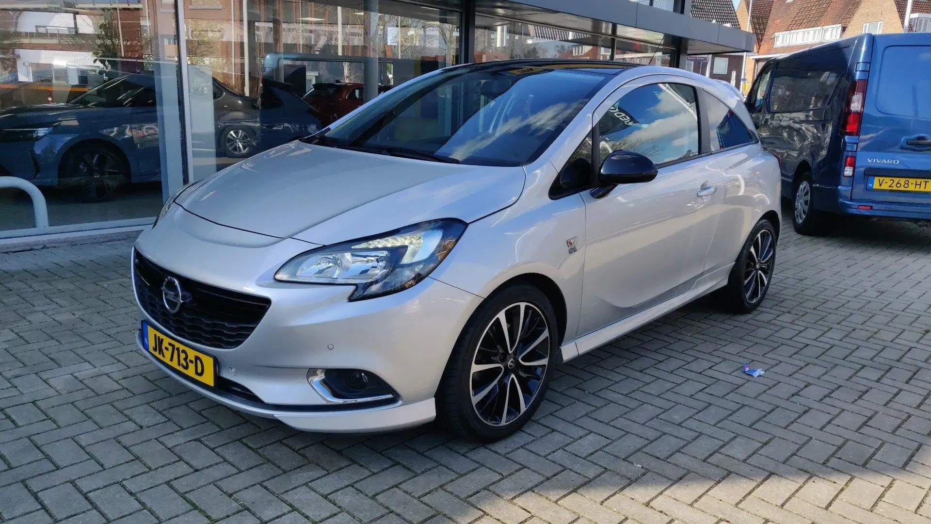 Opel Corsa 1.0 Turbo Color Edition | OPC-Line | 17 inch Bi-Co Grijs - 1