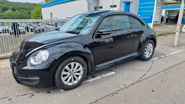 Volkswagen Beetle view 10
