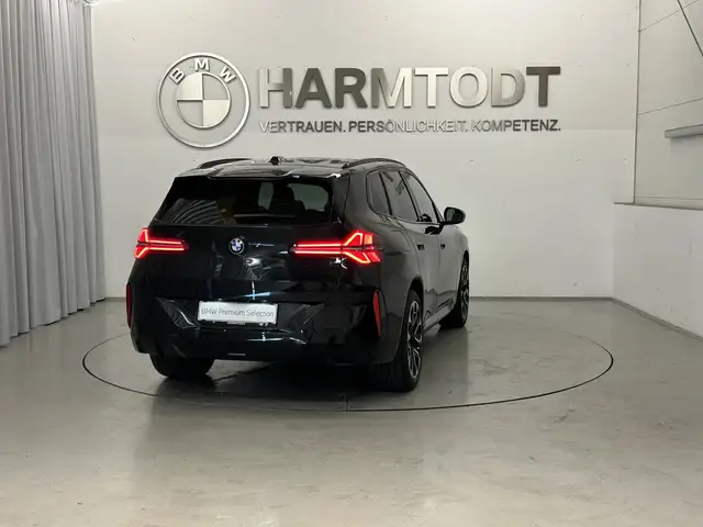 BMW X3 view 6
