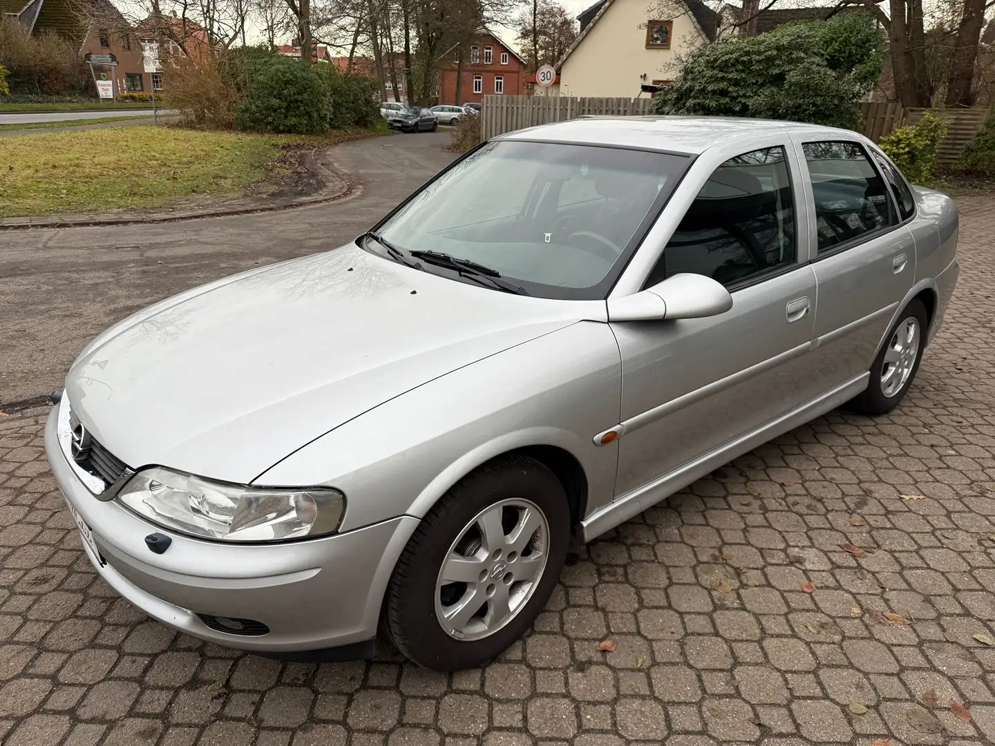 Opel Vectra B 1.6 Selection *nur 101 TKM*HU neu*Xenon*2.Hand* Silber - 2