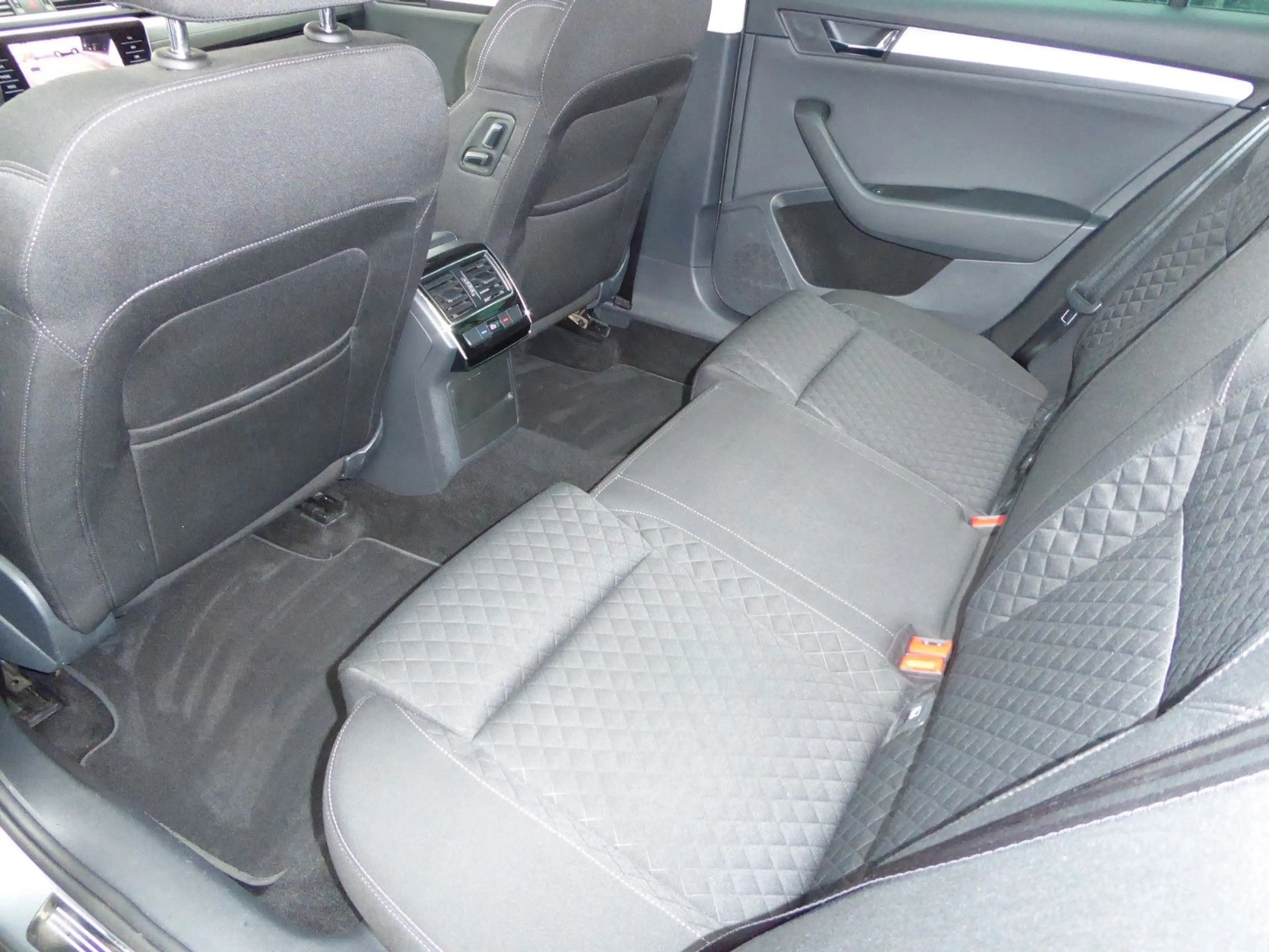 Skoda Superb Combi Style 2,0 TDI — photo 7
